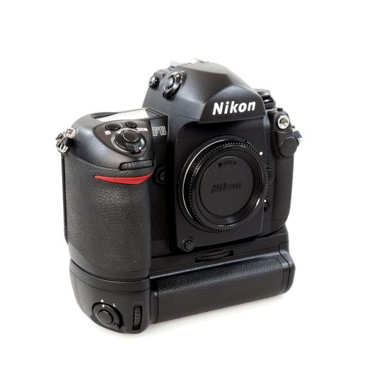 Nikon F6 with MB-40